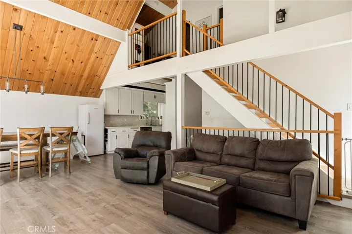 316 Pioneer Road, Lake Arrowhead, California 92352