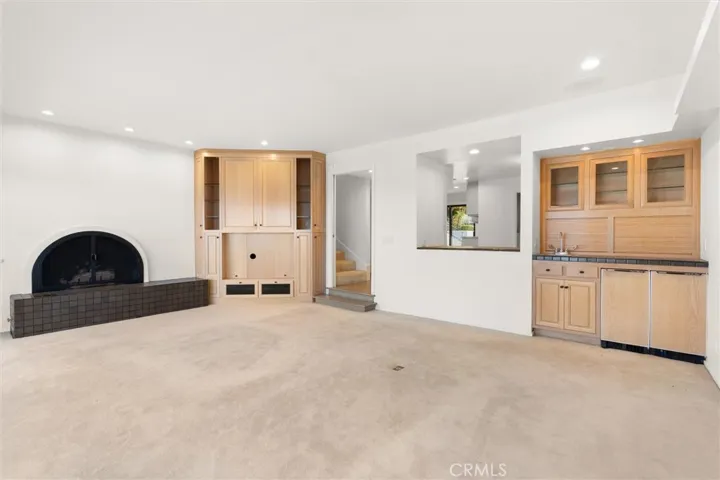 Family room/wet bar