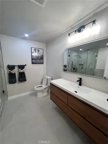 15150 Dickens Ave 203, Sherman Oaks, California 91403