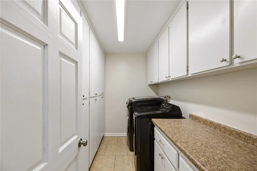 Laundry room with lots of storage
