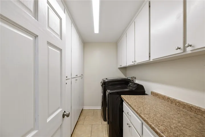 Laundry room with lots of storage