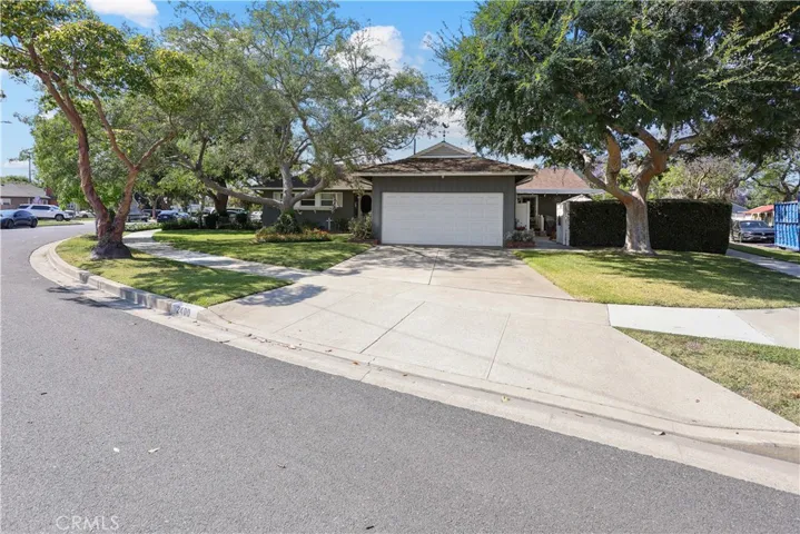 2400 Terraine, Long Beach, California 90815