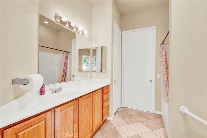 2nd Bathroom
