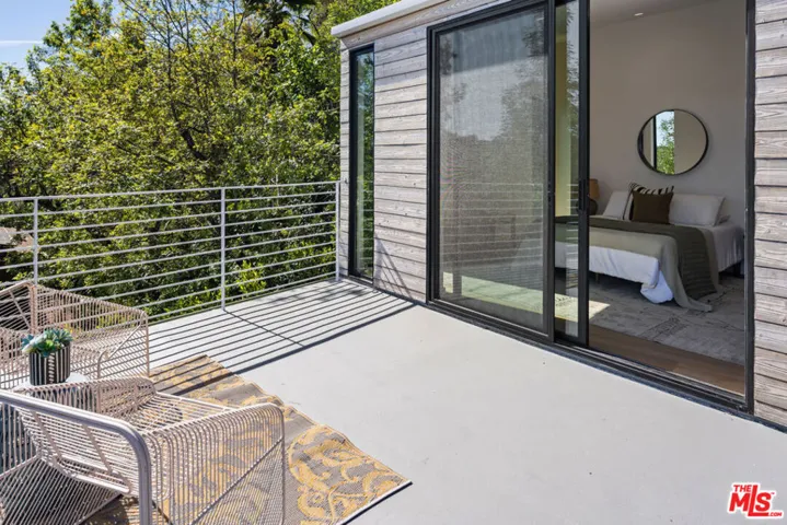 Deck off primary