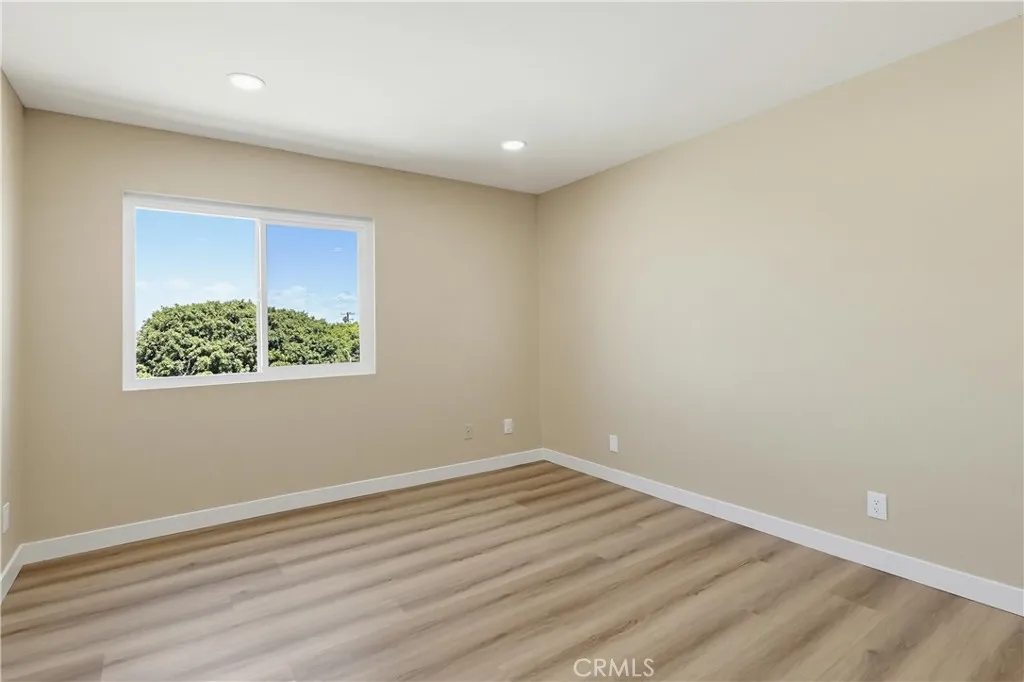 EAST FACING BEDROOM FOR SUNRISES