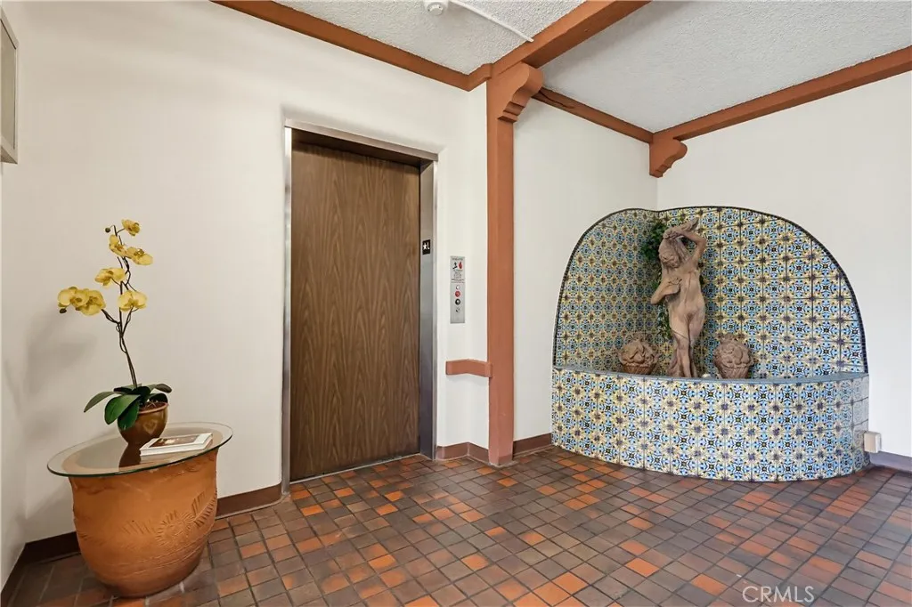 LOBBY ELEVATOR