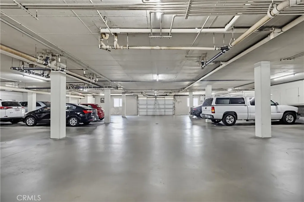 COMMON AREA PARKING