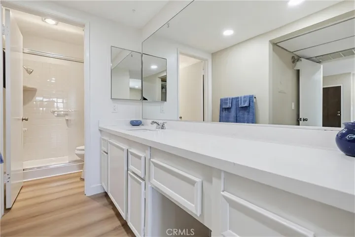 NEW QUARTZ BATHROOM COUNTERTOP.