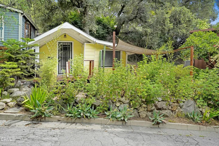586 Los Rocas Dr 2026 May - FRONT