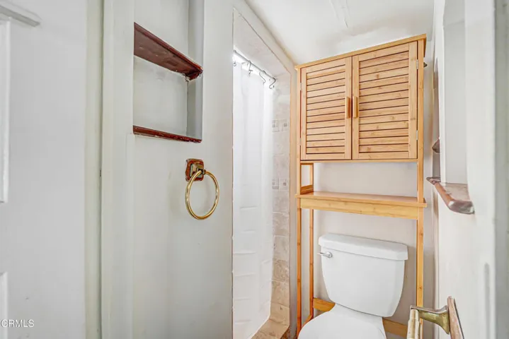 586 Los Rocas Dr 2026 May - BATHROOM
