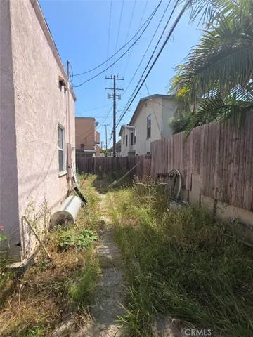 354 E Carson, Long Beach, California 90807