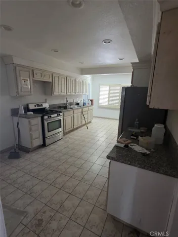 354 E Carson, Long Beach, California 90807