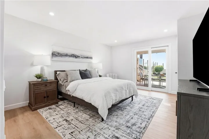 Secondary primary suite on lower level