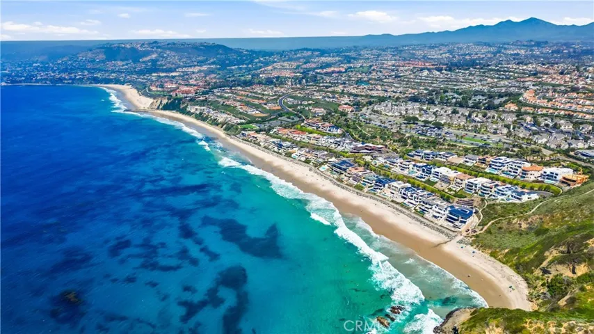 Enjoy strolls along the coast just minutes from this home! Walk to downtown shops and dining, beaches, harbor and park!