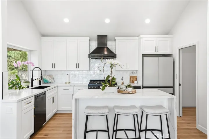 State of the art brand new kitchen!