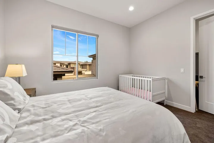 Guest bedroom 2