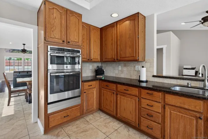 45730 Hopactong, Temecula, California 92592