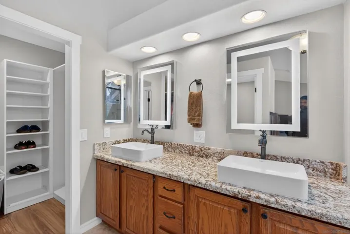 45730 Hopactong, Temecula, California 92592