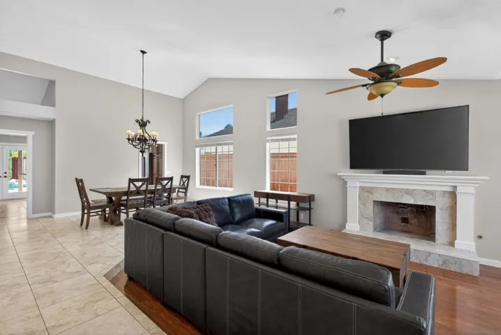 45730 Hopactong, Temecula, California 92592