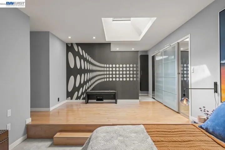 space can be used as sitting area or office