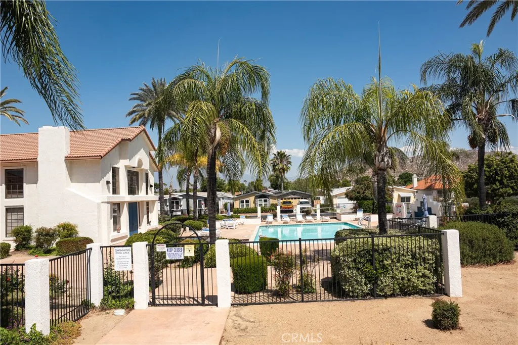 Community Club House and Pool