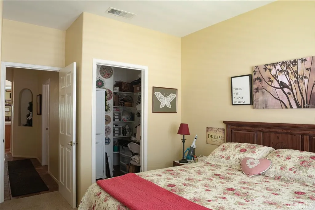 2nd Bed with craft room