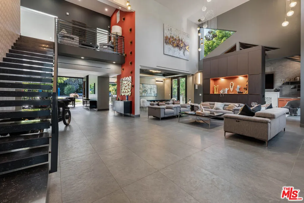 5415 Amestoy Avenue, Encino, California 91316 — photo 5