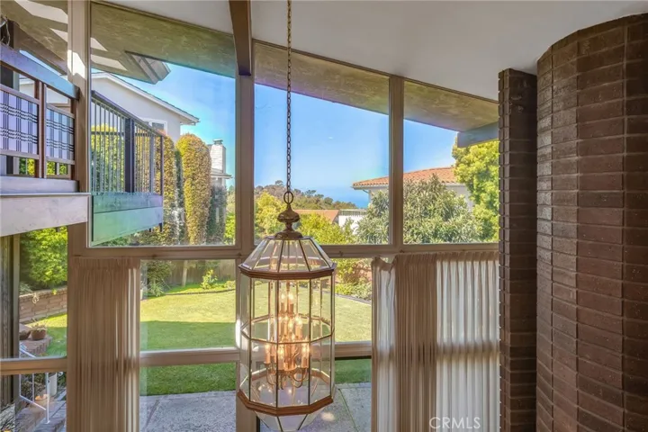 1825 Via Estudillo, Palos Verdes Estates, California 90274
