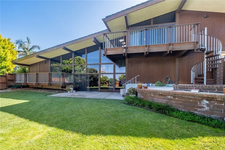 1825 Via Estudillo, Palos Verdes Estates, California 90274