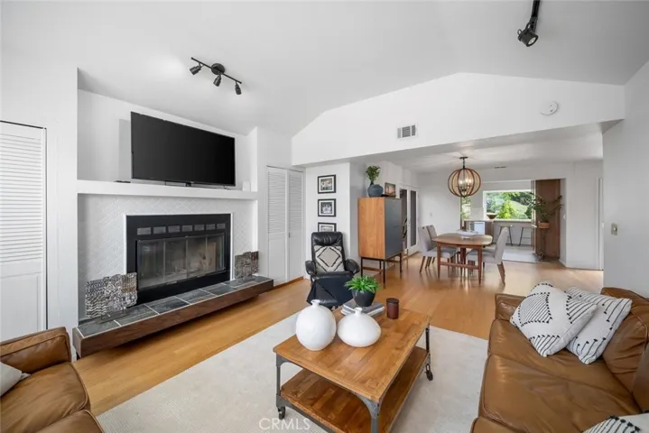 1683 Knoll, San Luis Obispo, California 93401