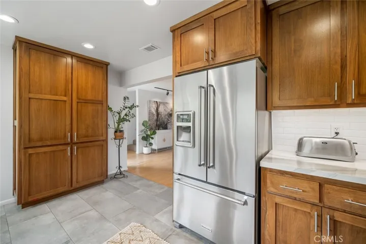 1683 Knoll, San Luis Obispo, California 93401