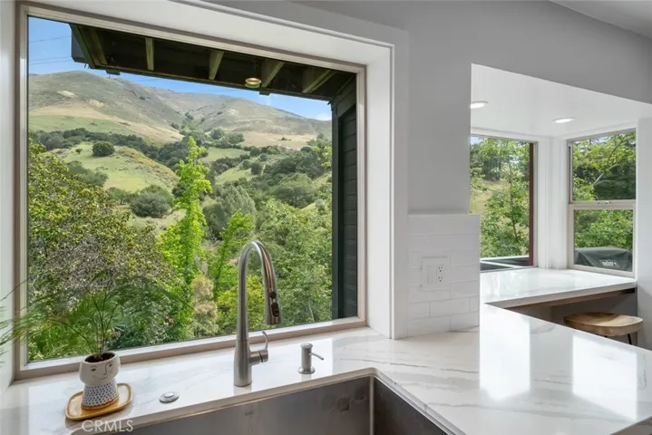 1683 Knoll, San Luis Obispo, California 93401