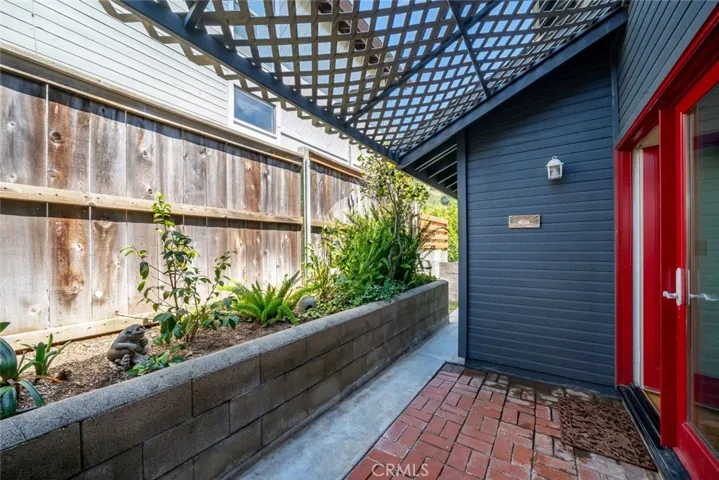 1683 Knoll, San Luis Obispo, California 93401