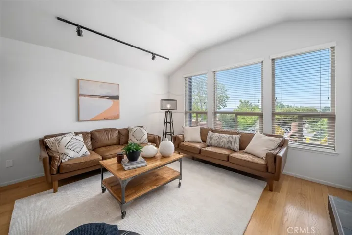 1683 Knoll, San Luis Obispo, California 93401