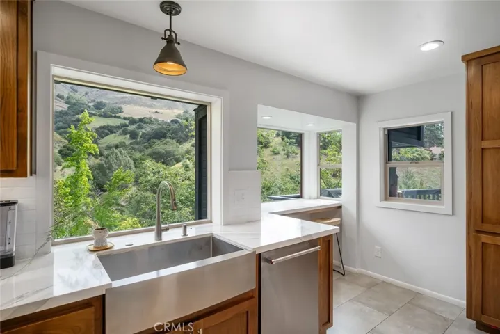 1683 Knoll, San Luis Obispo, California 93401