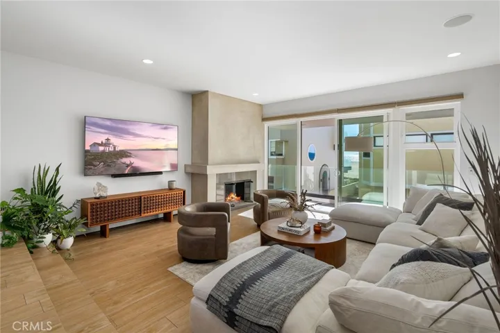 73 B Surfside, Surfside, California 90743