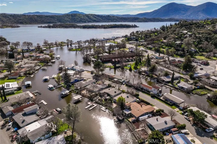 12631 Shoreview, Clearlake Oaks, California 95423