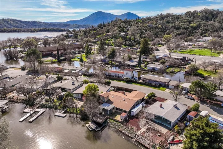 12631 Shoreview, Clearlake Oaks, California 95423