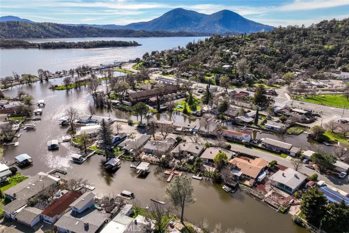 12631 Shoreview, Clearlake Oaks, California 95423