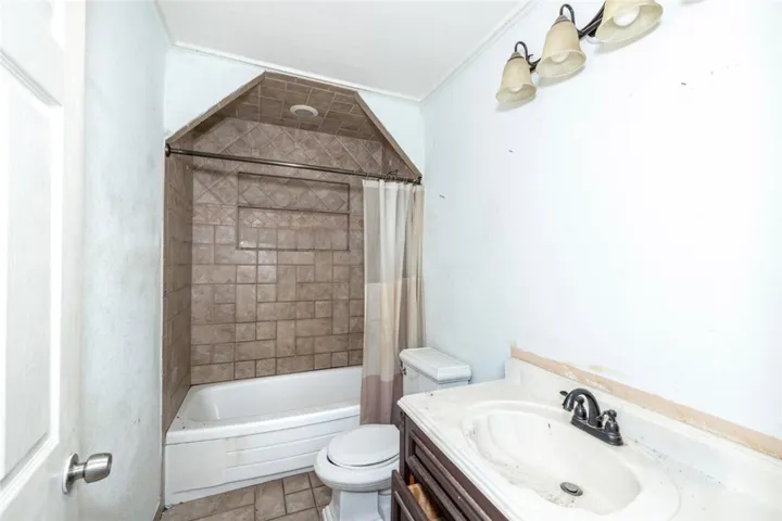 12631 Shoreview, Clearlake Oaks, California 95423