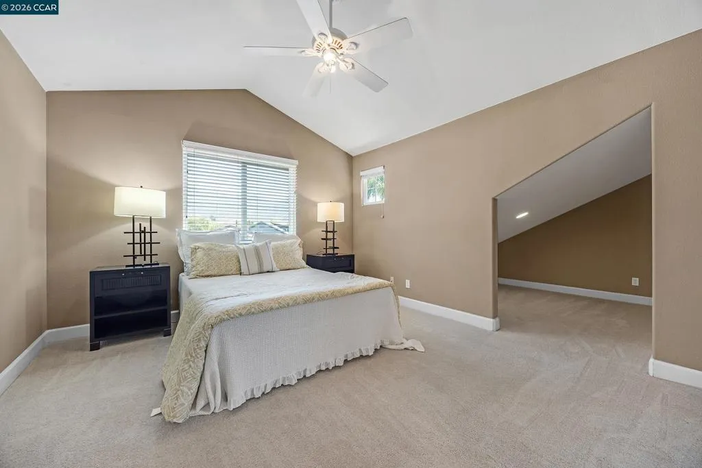 Upstairs Bedroom with nook