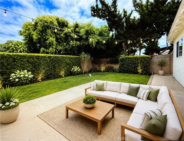 Digitally staged backyard