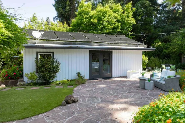 425 Claremont Way, Menlo Park, California 94025
