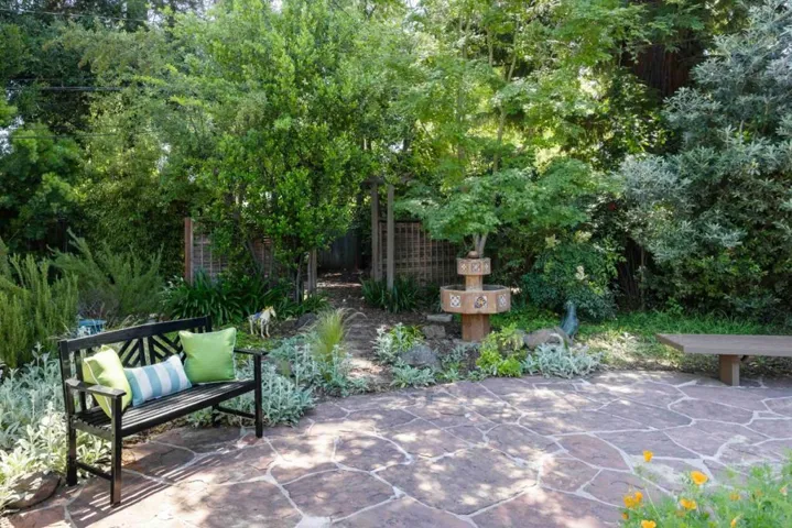 425 Claremont Way, Menlo Park, California 94025