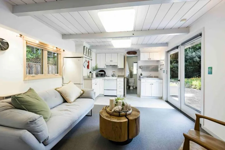 425 Claremont Way, Menlo Park, California 94025