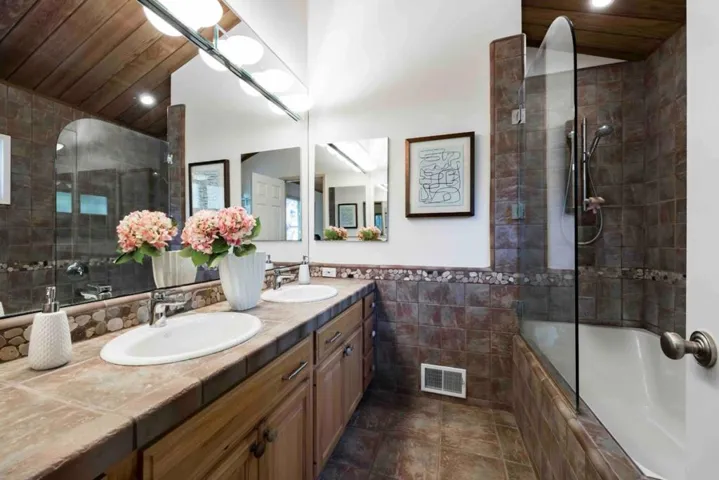 425 Claremont Way, Menlo Park, California 94025