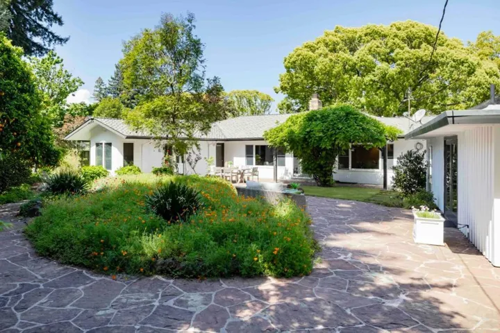 425 Claremont Way, Menlo Park, California 94025