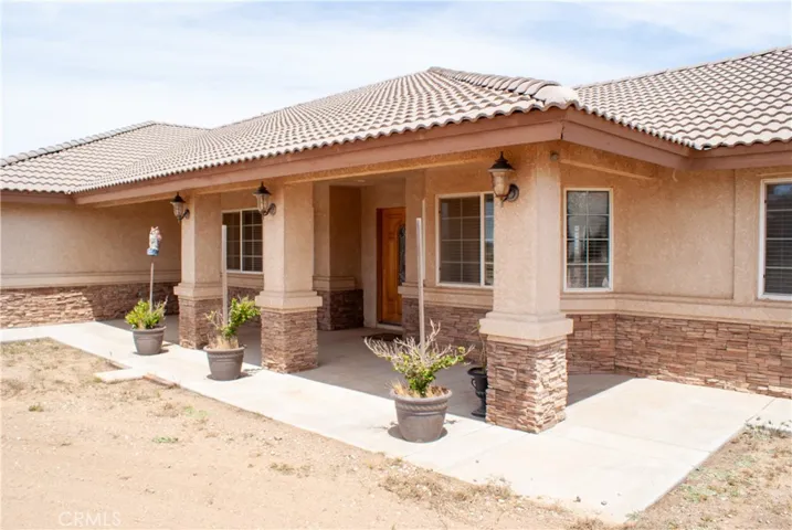8465 Cedar Court, Phelan, California 92371