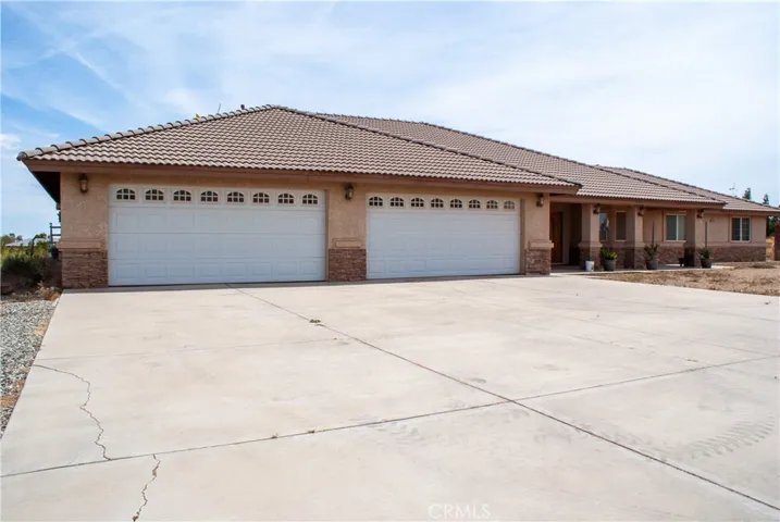 8465 Cedar Court, Phelan, California 92371