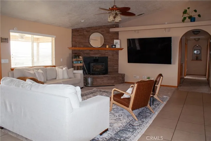 8465 Cedar Court, Phelan, California 92371